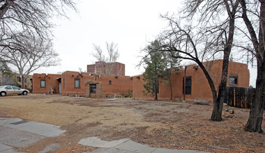 617 Edith Blvd NE in Albuquerque, NM - Building Photo - Building Photo