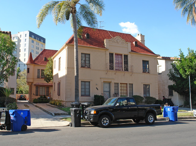 347 S Cochran Ave in Los Angeles, CA - Foto de edificio - Building Photo