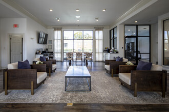 Charleston Oaks Apartments in Madison, AL - Foto de edificio - Interior Photo