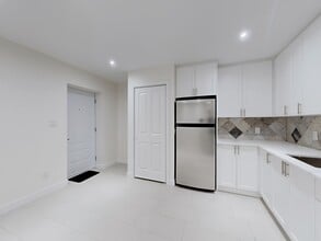 18 Faulkner St in Orangeville, ON - Building Photo - Building Photo