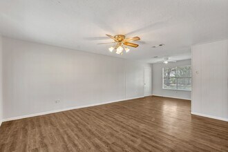 3699 Piney Point Rd in Conroe, TX - Building Photo - Building Photo