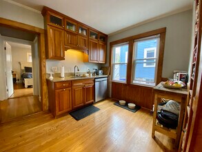 21 Saint Peter St, Unit 1R in Boston, MA - Building Photo - Building Photo