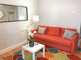 130 W 8th St, Unit 3 in Boston, MA - Building Photo