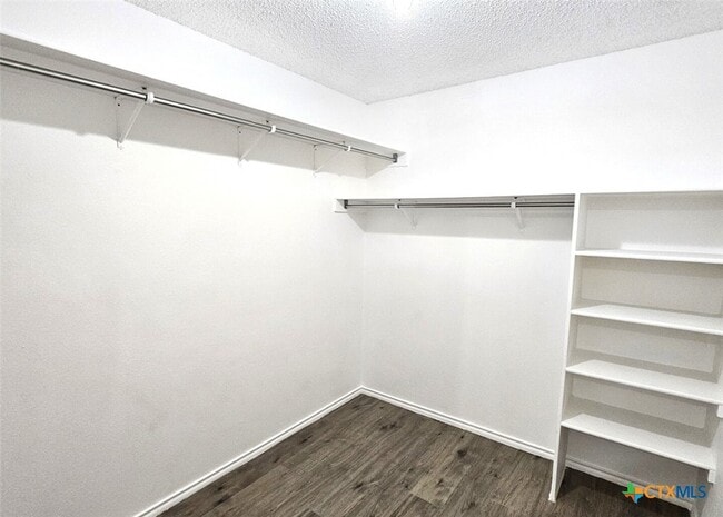 property at 1648 Dogwood Ln