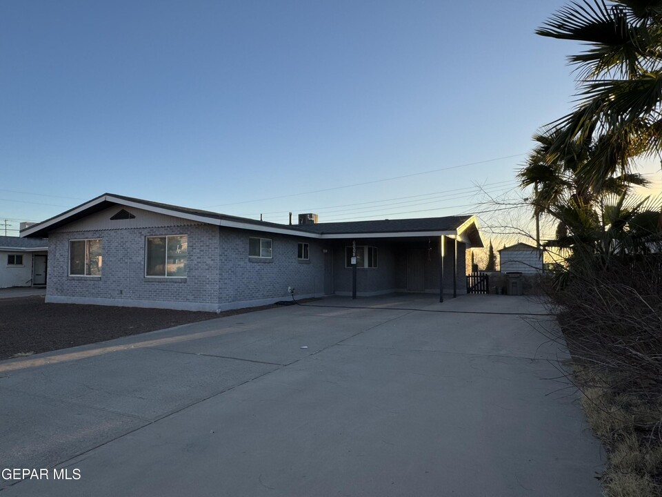 6008 Fandango Pl in El Paso, TX - Building Photo