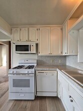 1835 Elevado Rd in Vista, CA - Foto de edificio - Building Photo