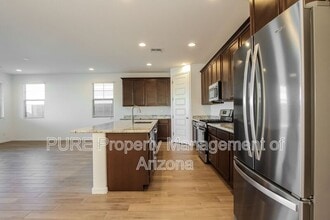 10222 W Crittenden Ln in Avondale, AZ - Building Photo - Building Photo