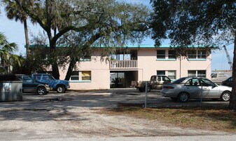 103 Trout River Dr in Jacksonville, FL - Building Photo