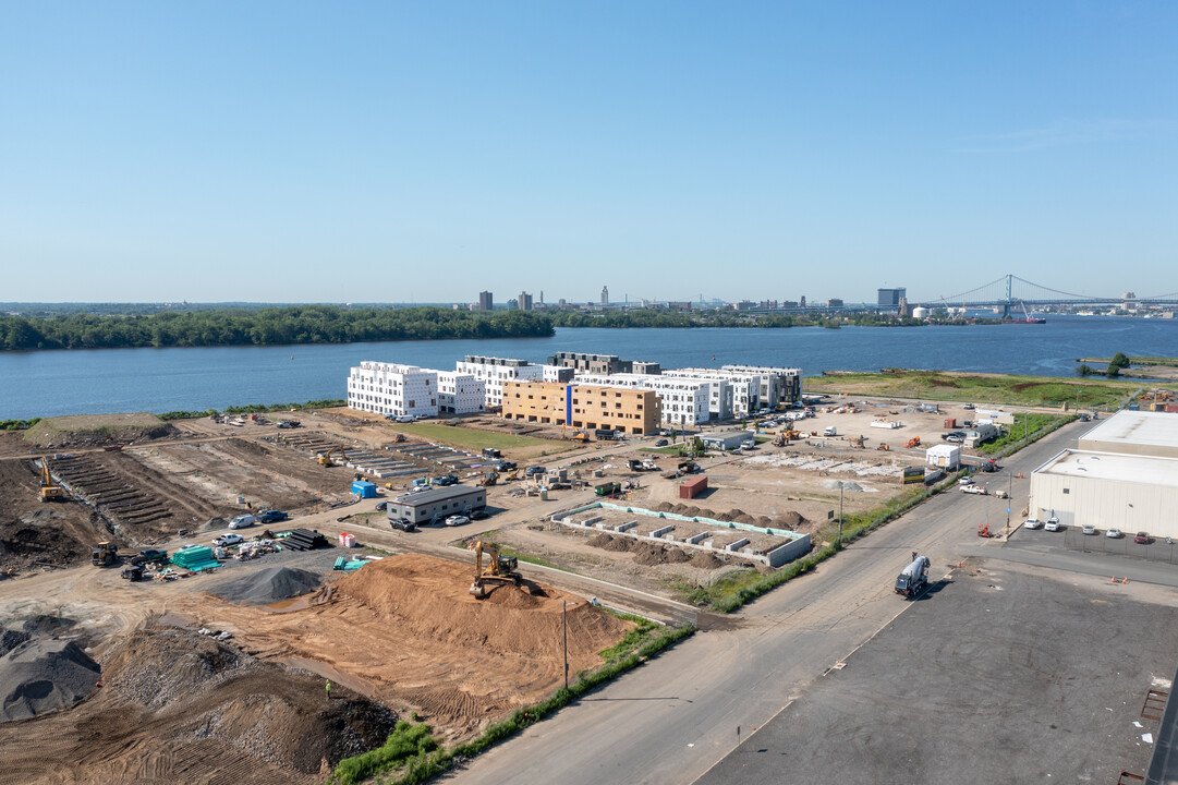 North Bank Townhomes in Philadelphia, PA - Building Photo