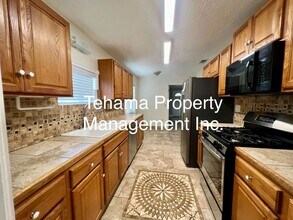 220 Mulberry Ave in Red Bluff, CA - Building Photo - Building Photo