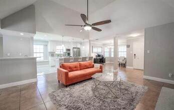 313 Diamond Dr in Desoto, TX - Building Photo - Building Photo