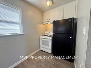 444 Dodge Ave in Oakdale, CA - Building Photo - Building Photo