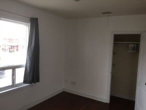 1230 Dufferin St in Toronto, ON - Building Photo - Building Photo