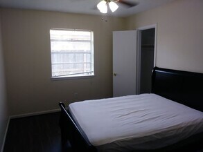 2402 Union Mill Rd in Houston, TX - Building Photo - Building Photo