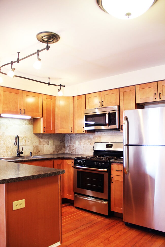 48 N Champlain St in Burlington, VT - Building Photo - Building Photo