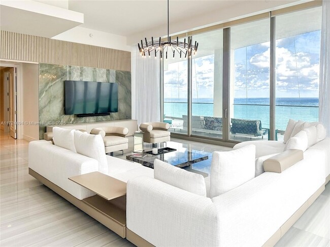 17901 Collins Ave, Unit 1607 in Sunny Isles Beach, FL - Building Photo - Building Photo