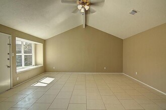 15346 Peachmeadow Ln in Channelview, TX - Foto de edificio - Building Photo