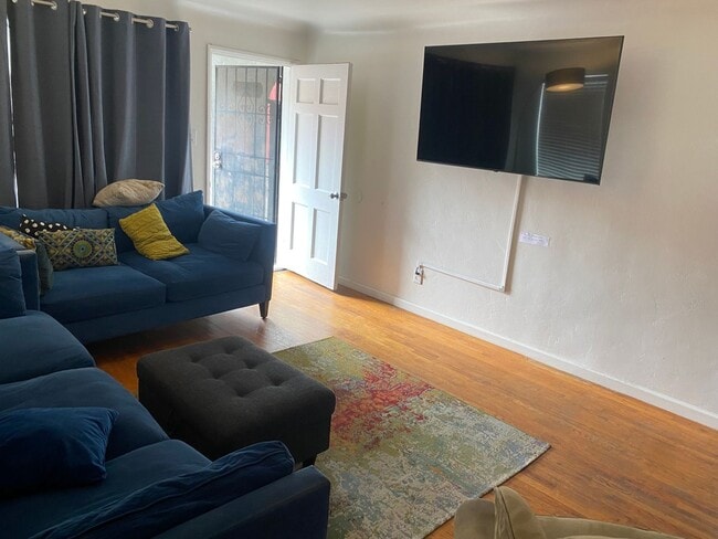 8121-8127 Winter Gdns Blvd in Lakeside, CA - Foto de edificio - Building Photo