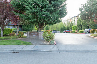 Verdeaux Condominiums in Bothell, WA - Building Photo - Building Photo