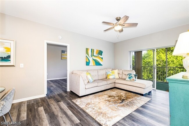 6361 Aragon Way in Ft. Myers, FL - Foto de edificio - Building Photo