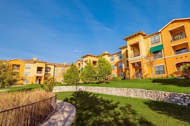 701 Center Ridge Dr in Austin, TX - Building Photo - Building Photo