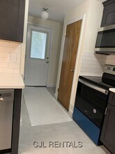 48-58 Edge Hill Rd in Waltham, MA - Building Photo - Building Photo