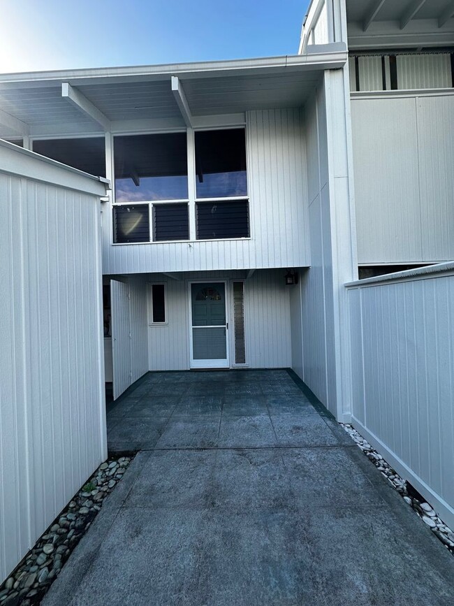 property at 918 Kumukoa St