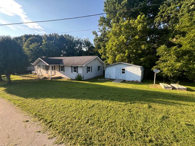 1235 Willie Cheek Rd in London, KY - Building Photo - Building Photo