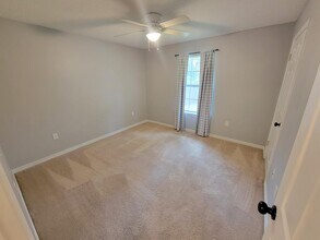 9780 Parker Lake Cir in Navarre, FL - Building Photo - Building Photo