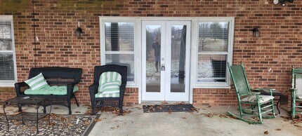 3001 Foxdown Ct, Unit B in Greensboro, NC - Building Photo - Building Photo