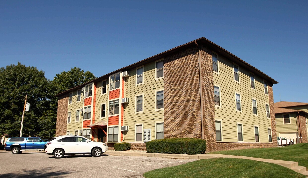 Cedarwood in West Lafayette, IN - Building Photo