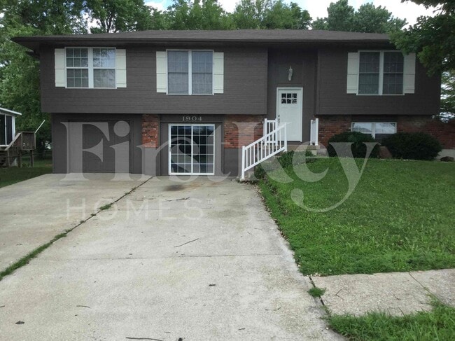 property at 1904 Wornall Rd