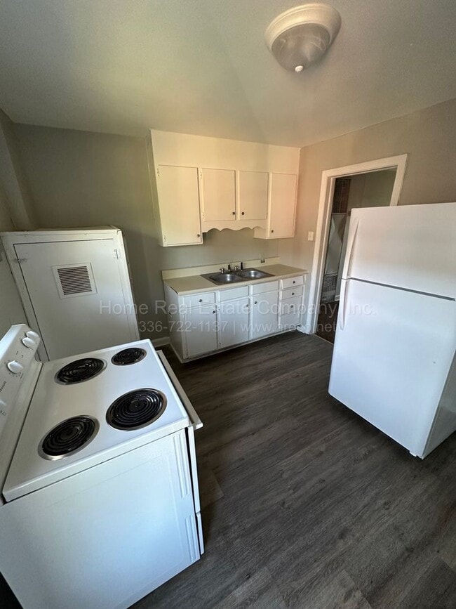 1447 Clark Ave in Winston-Salem, NC - Building Photo - Building Photo