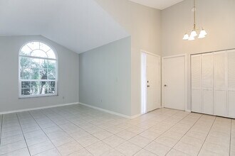 13610 Colorado Pl in Tampa, FL - Foto de edificio - Building Photo