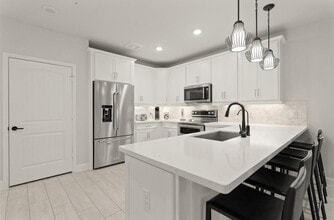 6804 Westview Dr in Houston, TX - Building Photo - Building Photo