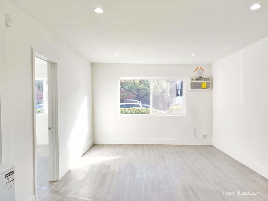 2177 W 25th St-Unit -11 in Los Angeles, CA - Building Photo