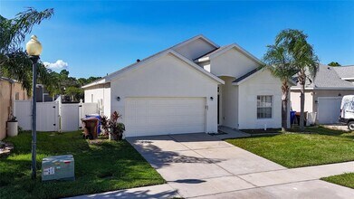 607 Hacienda Cir in Kissimmee, FL - Building Photo - Building Photo