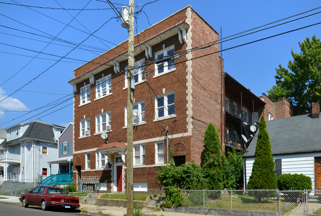 1086-1092 Kossuth St in Bridgeport, CT - Foto de edificio - Building Photo