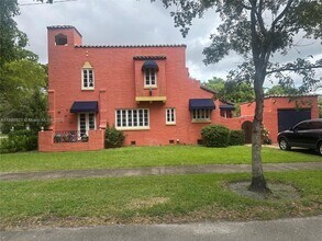 915 Ferdinand St in Coral Gables, FL - Building Photo - Building Photo
