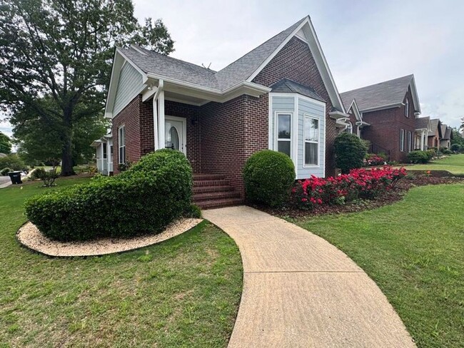 1133 Mayland Ln in Vestavia Hills, AL - Building Photo - Building Photo