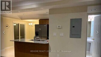 108 Louisbourg Way in Markham, ON - Building Photo