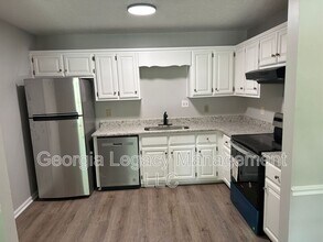 121 Winthrop Way in Athens, GA - Building Photo - Building Photo