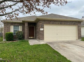 112 Brown St in Hutto, TX - Building Photo