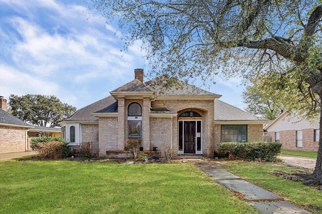 property at 7223 Mission Ct Dr