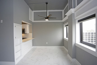 Plaza House in Kansas City, MO - Building Photo - Interior Photo