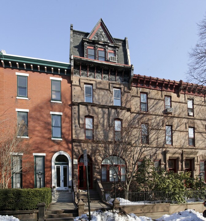 Green Street Apartments Photo