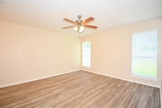 2511 Barrington Pl Dr in Sugar Land, TX - Building Photo - Building Photo