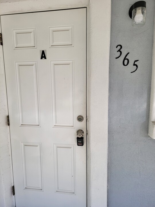 365 W Merritt Ave in Merritt Island, FL - Building Photo