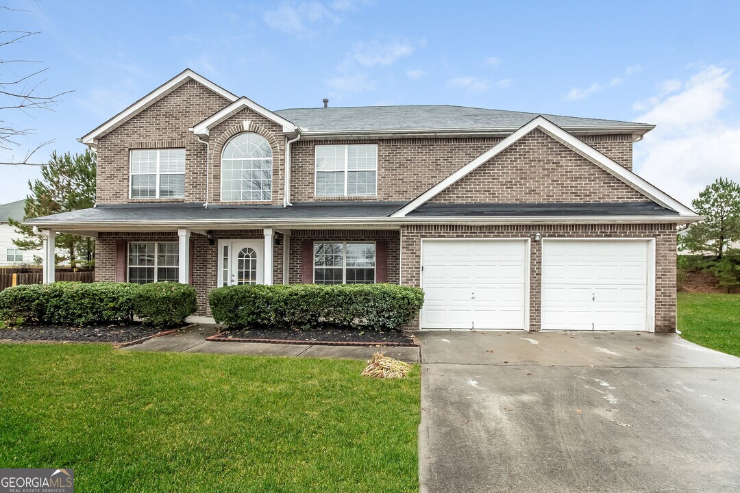 3746 Natrona Ct in Ellenwood, GA - Foto de edificio