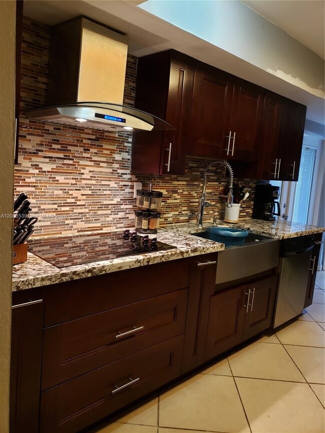 11600 SW 83rd Terrace in Miami, FL - Building Photo - Building Photo